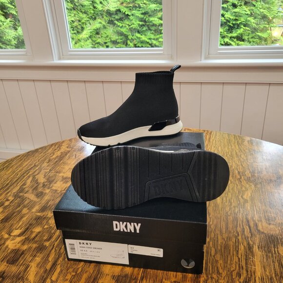 DKNY Women's Nona Pull-On Logo Sock Sneakers. 6.5. Black. - Picture 7 of 16